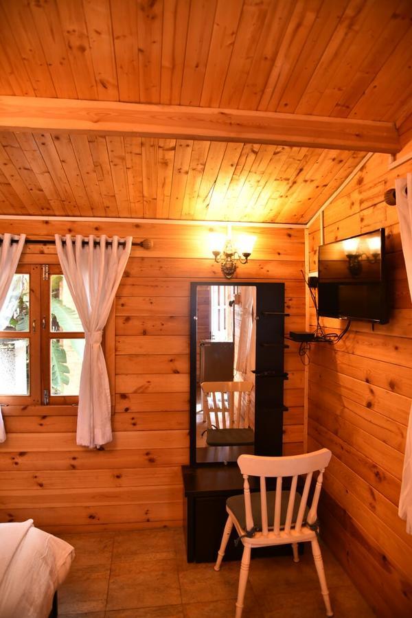 Deluxe Cottage with Balcony and Sea View